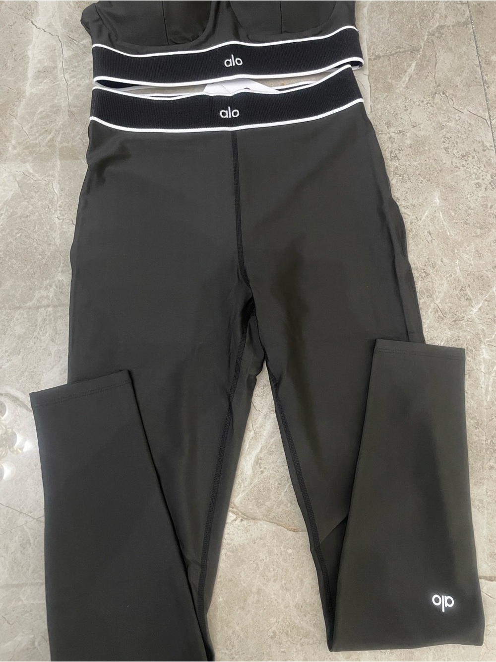 ALO Yoga Black Legging and Crop Top Set with White Trim - Picture 4 of 5